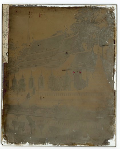 Ayutthaya, Siam (Thailand): the temple Wat Chumphon Nikayaram. Photograph by John Thomson, 1865/1866.