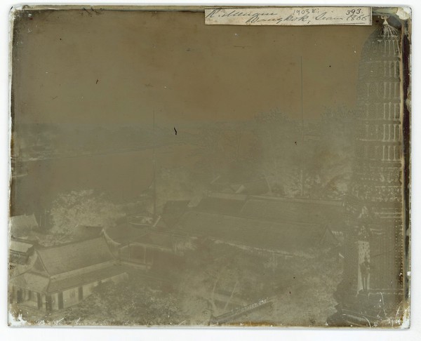 Chao Phraya river, Bangkok, Siam (Thailand). Photograph by John Thomson, 1865/1866.