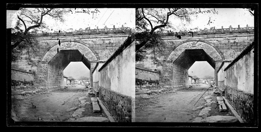 Nankow pass, Pechili province, China. Photograph by John Thomson, 1871.