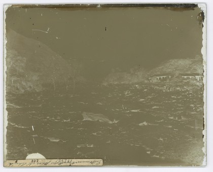 Nankow pass, Pechili province, China. Photograph by John Thomson, 1871.