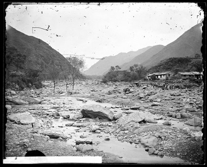 Nankow pass, Pechili province, China. Photograph by John Thomson, 1871.