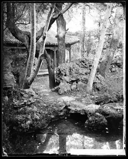 Amoy (Xiamen), Fukien province, China: a temple. Photograph by John Thomson, 1870/1871.