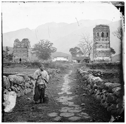 Taiping kung, near Kiukiang, Kiangsi province: a ruined religious building, China. Photograph by John Thomson, 1872.