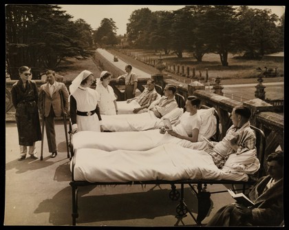 World War II: wounded soldiers convalescing at Preston Hall, Aylesford, Kent. Photograph, 194-.