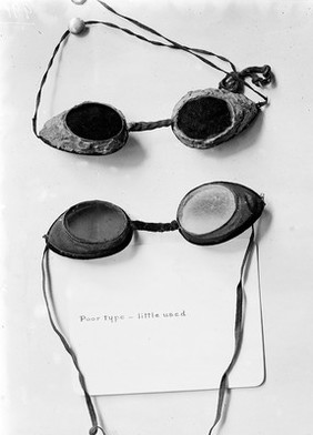 Snow goggles poor type, little used.