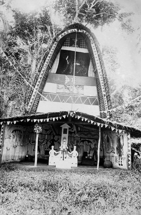 Effigy, Nigeria, Anua Uyo district. Photo by catholic mission. ORIGINAL GLASS NEG BROKEN