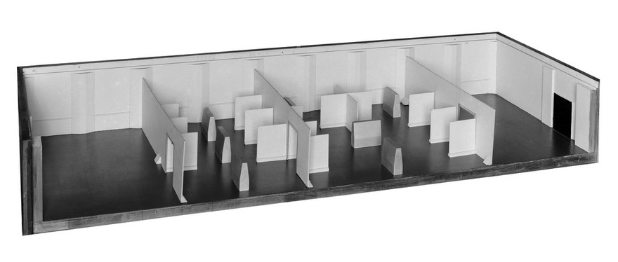 Wellcome museum: model of gallery screens