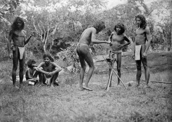 Kirikoraha ceremony. The shaman examines the offering of coconut milk (henebedda) racks the sambar (henebedda).