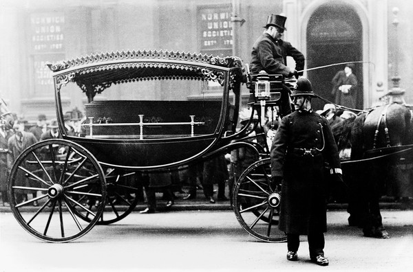 The hearse of Joseph Lister. Photograph by Topical Press agency.