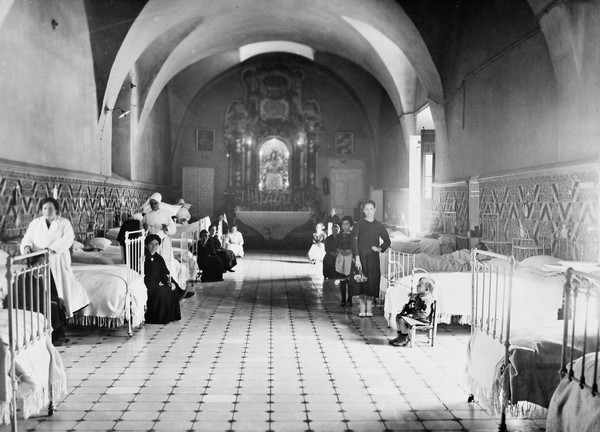 Granada, Hospital Juan de Dios; view of a ward interior.