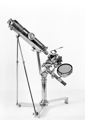 view An achromatic microscope designed by Joseph J. Lister