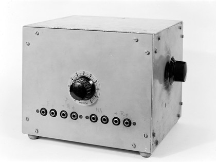 Amplifier used by M. Joloiot-Curie.