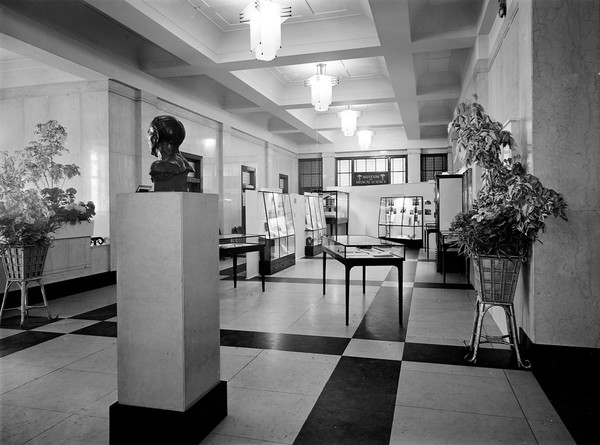 M0013107: West end view of the Wellcome Centenary Exhibition, 1953