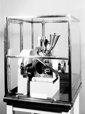 U-type Tabloid compressing machine. Designed and made between 1900 and 1910 at the Wellcome Chemical Works, Dartford.