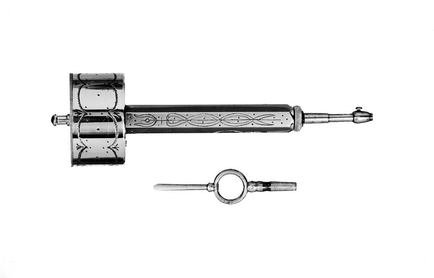 M0013237: Corneal trephine instrument