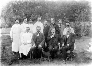 view Paul Ehrlich and his co-workers and assistants. Probably at the Frankfurt Serum Institute