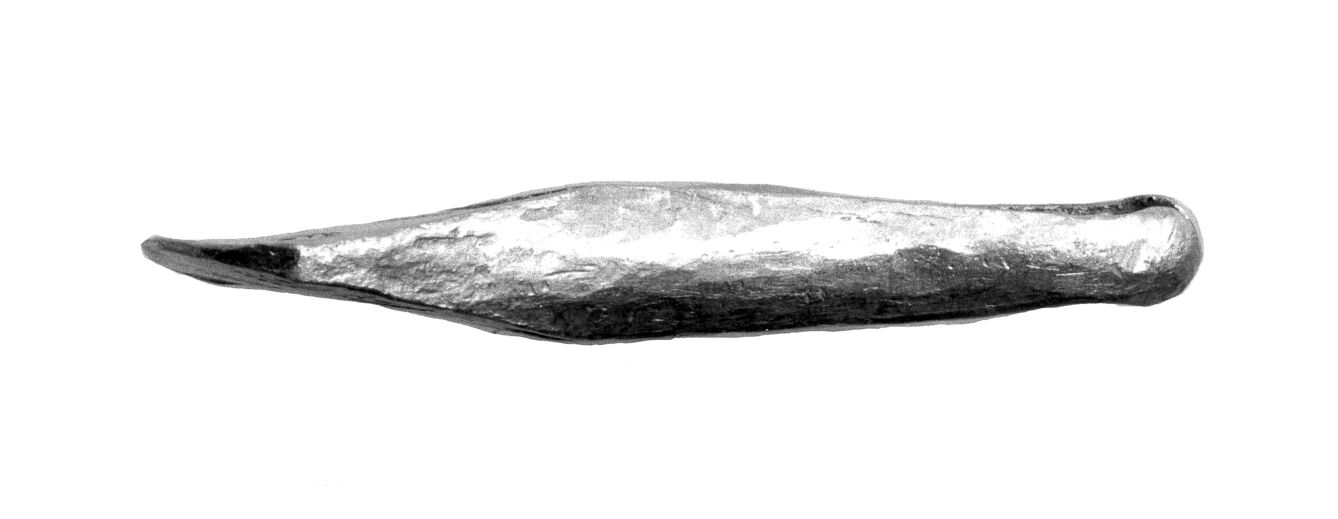 M0013576: Bronze Age ornamented flanged axe.