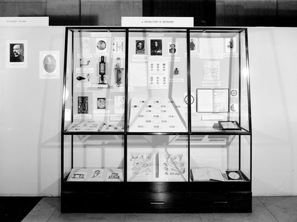 M0013675: Wellcome Historical Medical Museum exhibition: Centenary of the birth of Paul Ehrlich, display case