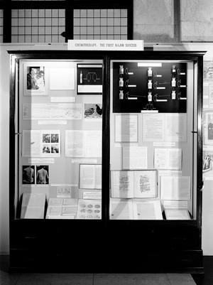 view M0013684: Wellcome Historical Medical Museum exhibition: Centenary of the birth of Paul Ehrlich, display case