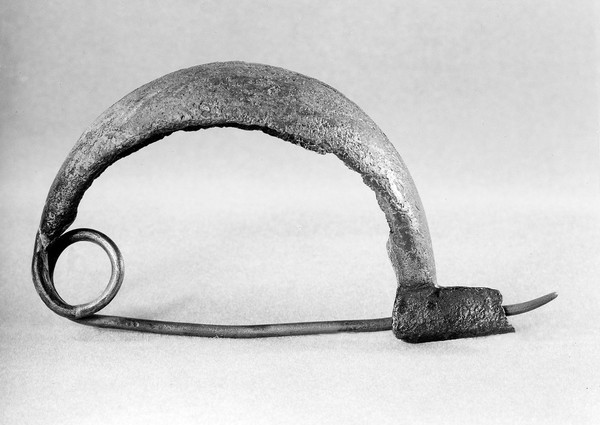 Iron Age bronze Fibula, boat (navicella) type