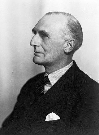 M0014893: Portrait of Sir John William McNee (1887-1984) / M0014894: Portrait of Edward Provan Cathcart (1877-1954)