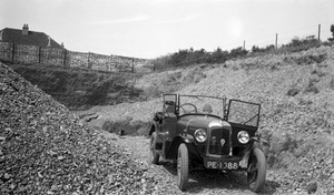 view Pleistocene deposits of the Thames valley. Lent Rise, Burnham, Bucks. View in Almond's (Lent rise) pit. Lent Rise-Furze Platt (lower Boyn Hill) Terrace.