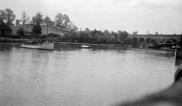 Pill harbour (Som) on backwater of Bristol Avon.