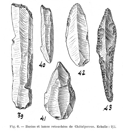 M0015114: Upper Paleolithic scrapers or blades from Chatelperron, France