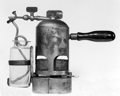 The Lister carbolic spray.