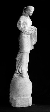 An ancient copy of the statue of Niki, Goddess of Victory.