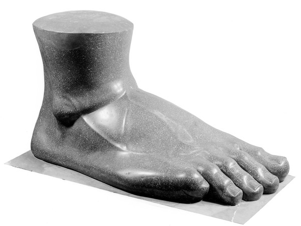 M0015412: Large sculpted foot made of porphyry, Roman, 1st Century