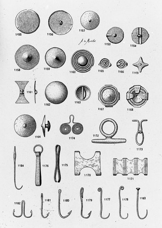 M0015760: Early Metal Ages: fish hooks, tweezers, buttons etc.