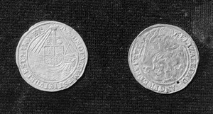 view Two gold touch-pieces of Elizabeth I. Obverse and reverse shown. (Actual size)