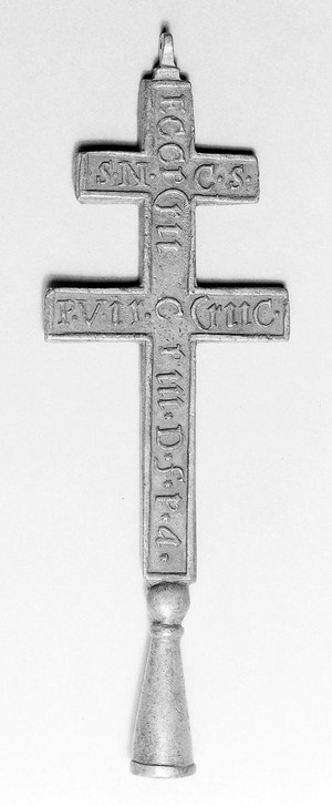 view Scheyrer cross, a double cross with lettering.