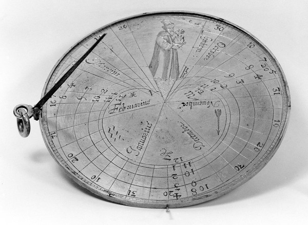 M0017329: Brass vertical disc dial, unsigned and undated