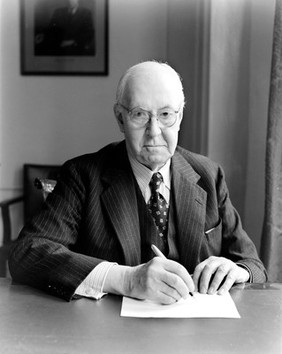 Sir Henry Hallett Dale. Photograph.