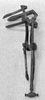 M0019321: Two three-bladed specula: one Roman bronze, the other 17th century steel