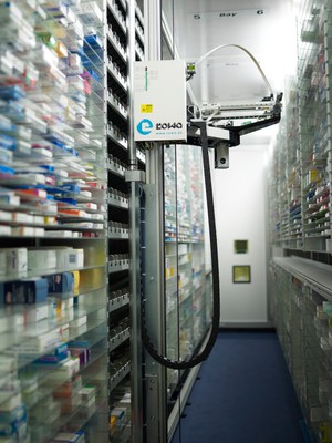 view Dispensing robot in pharmacy