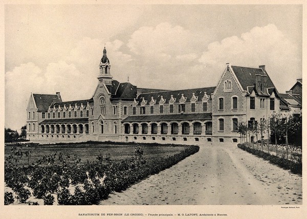 Sanatorium de Pen-Bron, Loire-Atlantique: façade. Process print, 1913.