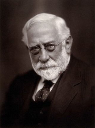 Sir Thomas Barlow. Photograph.
