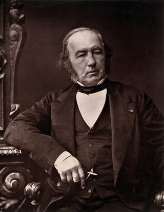 Claude Bernard. Photograph by Cliché Valéry.