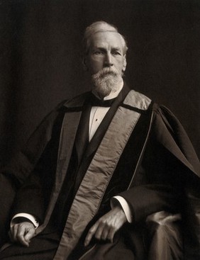 William Loudon Reid. Photograph by T. & R. Annan & Sons Ltd, 1905.