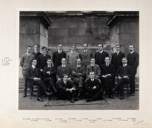 view University College Hospital, London: group portrait. Photograph, ca. 1910.