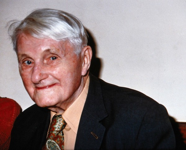 Joseph Needham. Colour photograph by Kan Wen Ma, 1988.