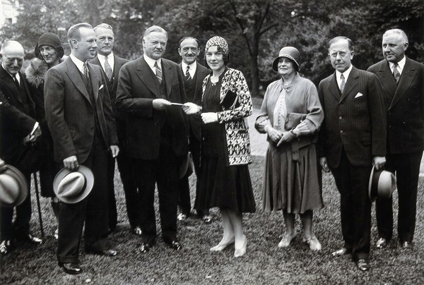 Henry Solomon Wellcome and others at the award of the Gorgas Memorial. Photograph, 1930.