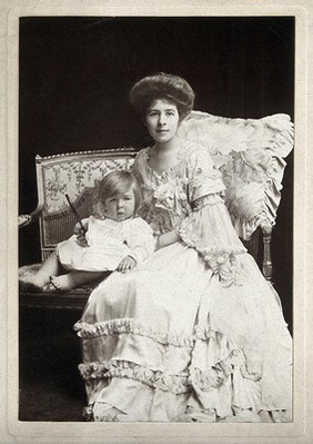 Gwendoline Syrie Maud Wellcome (née Barnardo), Syrie Maugham and Henry Mounteney Wellcome. Photograph by Lambert Weston & son.