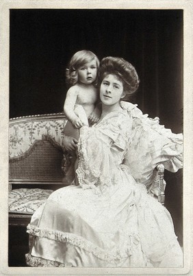 Gwendoline Syrie Maud Wellcome (née Barnardo), Syrie Maugham and Henry Mounteney Wellcome. Photograph by Lambert Weston & son.