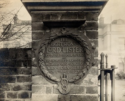 Upton House, plaque to Lord Lister on gate. Photograph.
