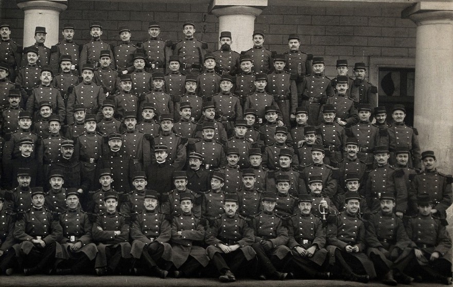 French soldiers including Louis de Broglie (front row, third from right). Photograph, 1914.