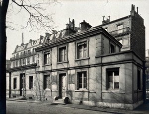 view Louis Pasteur, exterior of Ecole Normale Supérieure. Photograph by Giraudon.